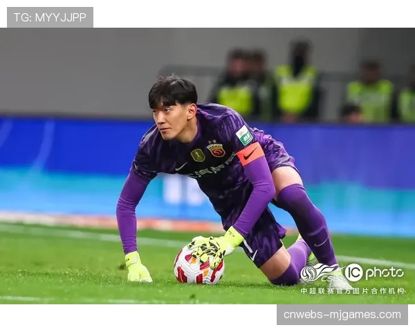 【2026年4月中超联赛区域防守与盯人混用趋势·人物·专访报道专访上海海港防守教练:详解如何在训练中培养后卫线的整体移动与沟通习惯 【2026年4月中超联赛区域防守与盯人混用趋势·人物·专访报道专访上海海港防守教练:详解如何在训练中培养后卫线的整体移动与沟通习惯